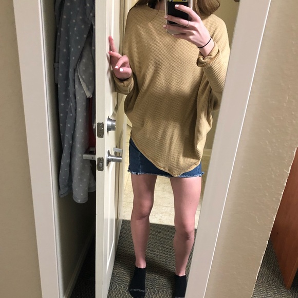 Yellow Oversized Sweater - Picture 5 of 5